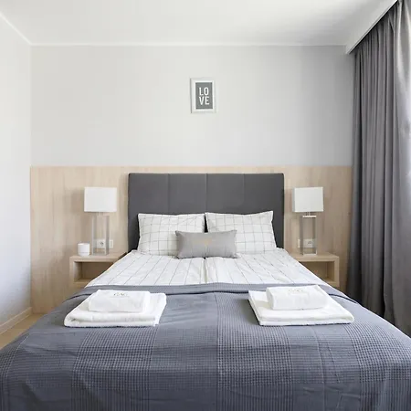 For 4 Near Market Square - Kuznicza 24 *