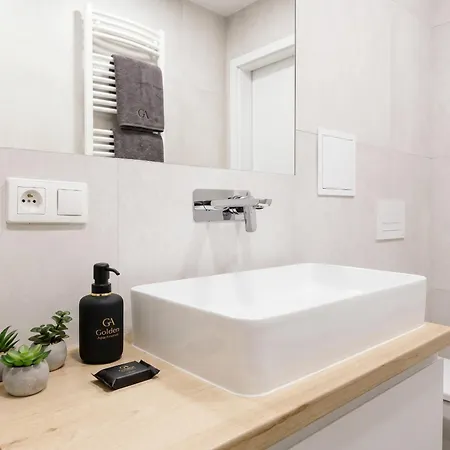 For 4 Near Market Square - Kuznicza 24 Wrocław